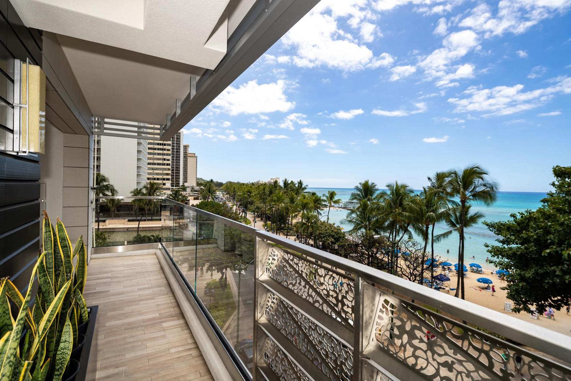 Espacio The Jewel Of Waikiki Honolulu Bagian luar foto
